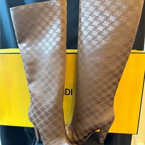 Fendi Stivale TES JACQ FF Karligraphy Taboo size 38 BNIB Brown